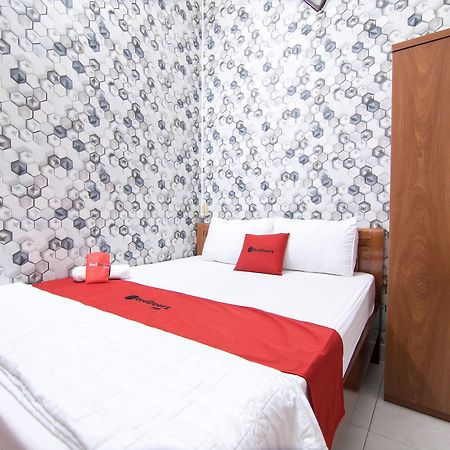 Reddoorz Near Tan Son Nhat Airport 3 Хошимин Екстериор снимка